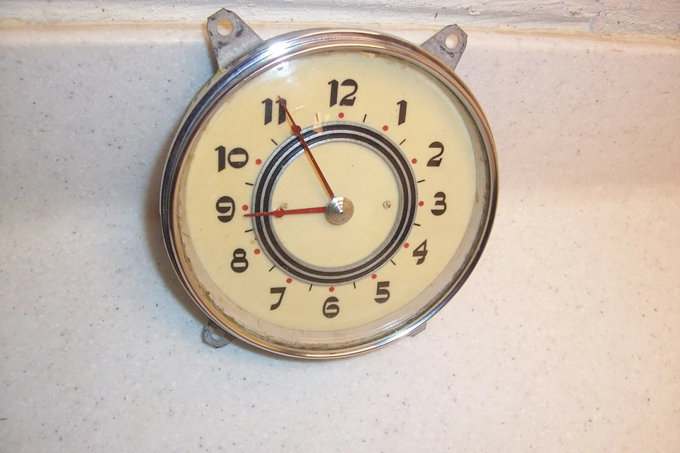 1937 1938 37 38 CADILLAC LASALLE DASH CLOCK ORIGINAL GM - Image 1 of 4