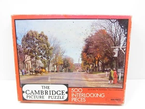 Rompecabezas de colección 500 piezas entrelazado otoño en Williamsburg histórico NUEVO desgaste en caja - Imagen 1 de 3