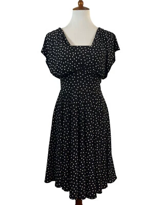 Vestido White House Black Market conversível fit & flare preto branco bolinhas 4 - Imagem 1 de 4