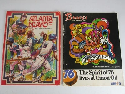 Atlanta Braves 1971 Scorebook & 1975 Illustrated Yearbook Hank Aaron Phil Niekro - Image 1 of 4