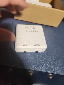 Honeywell Heat and Cool Non-Programmable Thermostat CT31A, CT31A1003 White - Picture 1 of 5