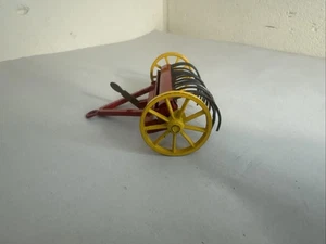 Rastrillo Dinky Hay 27K 324 Meccano MUY RARO Juguete Granja Modelo Diecast Excelente Ejemplo - Imagen 1 de 8