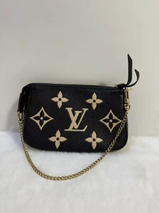 Louis Vuitton Pochette Accessoire Black Monogram Leather Shoulder Bag - Picture 1 of 14