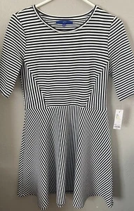 WOMEN'S APT 9 BLACK AND WHITE STRIPED FIT AND FLARE DRESS SHORT SLEEVE SZ Small - Picture 1 of 2