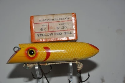 Awesome 4 1/2" Martin Salmon Plug w/Correct box - Image 1 of 4