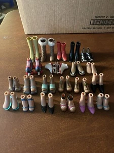 Bratz Puppenschuhe Stiefel Sneaker Absätze Schlittschuhe Konvolut Mode 21 Paar - Bild 1 von 19