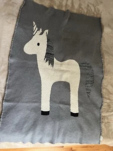 Childs Throw / BlanketKnitted Solo Unicorn - Picture 1 of 8