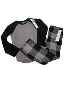 Gap 2 Piece Pajama Set Flannel Pants Long Sleeve Shirt Boys Size 6 Black Gray - Picture 1 of 8