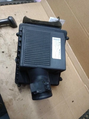 Conjunto de filtro de aire usado se adapta a: Chevrolet Suburban 1500 2009 6,0 grado A Foto 1 de 4