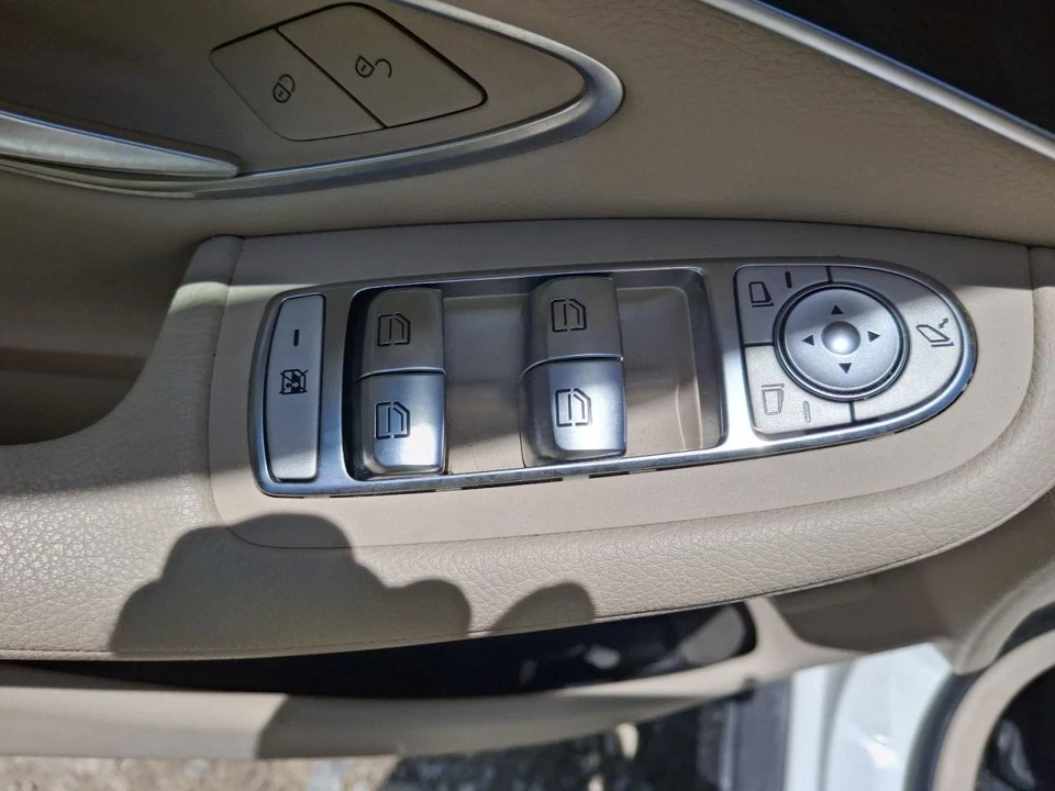 Mercedes-Benz GLC300 2020 conductor puerta izquierda interruptor ventana fabricante de equipos originales usado 101 k millas Foto 1 de 1