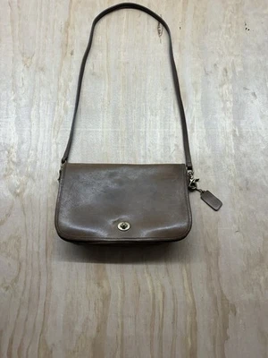 RARO Bolso Bandolera Coach De Colección Cuero Marrón Bolsillo Penny Herrajes de Latón Foto 1 de 4