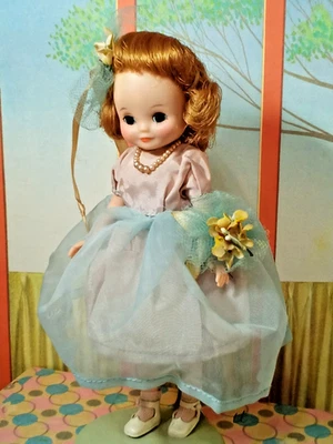 Conjunto y accesorios de muñeca Betsy McCall de 8 pulgadas de personaje americano vintage Foto 1 de 4