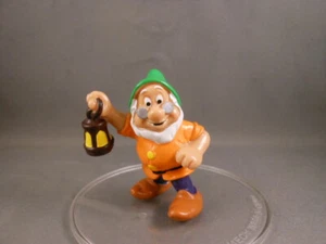 Rare Disney Snow White & The Seven Dwarfs 2 1/4" PVC Park Exclusive Figure - Picture 1 of 5