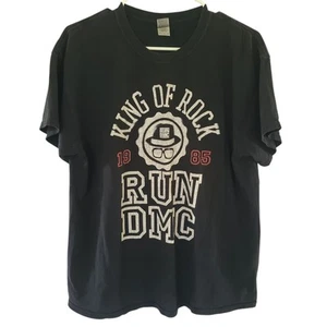 Run DMC Maglietta Ufficiale King Of Rock 1985 Nera Manica Corta Tg LG RETRO - Foto 1 di 13