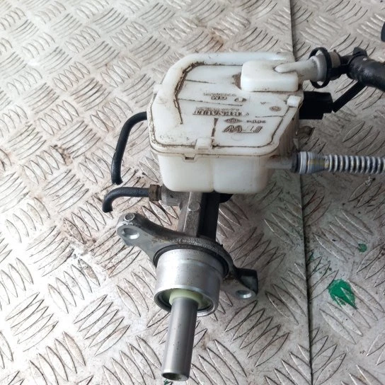 Cilindro maestro freno Renault Traffic 2014-2019 93459234 460913647r 460910323r Foto 1 de 4