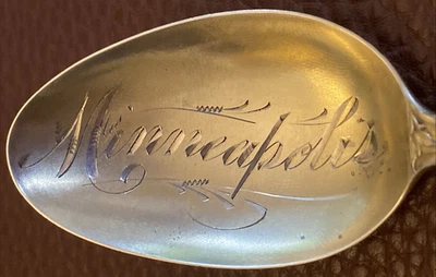Cuchara de recuerdo esterlina de 5" con patrón de amapola de Minneapolis Minnesota Baker Manchester Foto 1 de 4