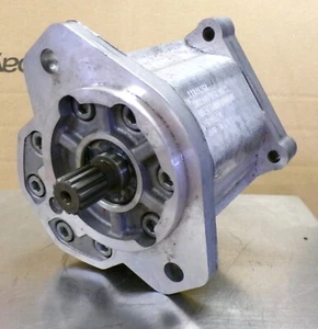 Sundstrand Gear Pump CNH# 47471460   SNW3NN/026LN07SLNNE8E6NNNB/NNNNN 11048364 - Picture 1 of 11