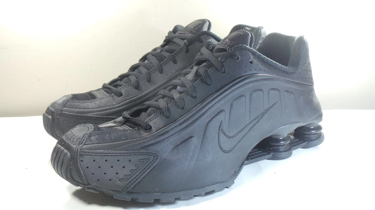 Preços baixos em Nike Shox R4 Triple Black 2019 - BV1111-001 | eBay