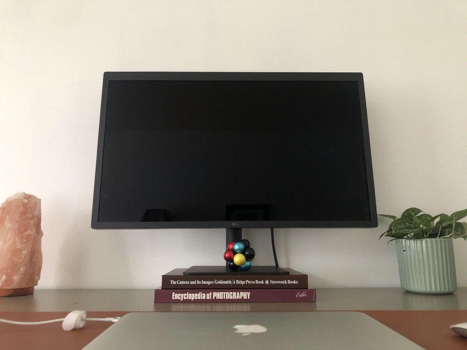 LG UltraFine 5K 27” Monitor (27MD5KL) Designed For Apple - Image 1 of 4