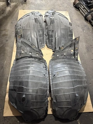 OEM INFINITI G35 G37 Sedán DELANTERO IZQUIERDO LADO DERECHO INTERIOR GUARDABARROS FORRO Foto 1 de 2