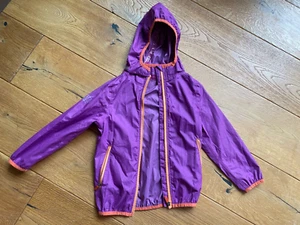 TCM: Regenjacke lila / Bündchen orange – Gr. 116 / 122 - Bild 1 von 7