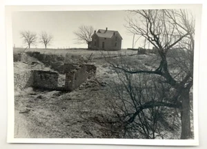 Countryside farm house and ruins, England UK 7" x 5" Vintage B&W photo - Picture 1 of 1