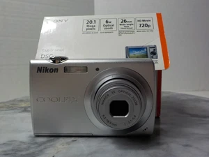 NIKON Coolpix S203 10 MP 3x Zom Digital Camera - For Parts Or Repair~ Lens Error - Picture 1 of 7