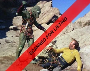 STAR TREK TOS William Shatner Kirk vs The Gorn 8X10 PHOTO #8641 - Picture 1 of 1