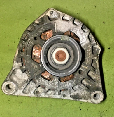 Alternateur PEUGEOT 206 / VALEO / 9642879980 - Photo 1/4