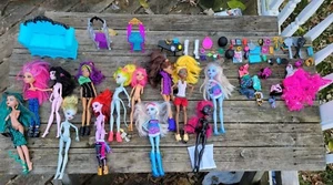 Monster High Lot of 13 Dolls And Accessories Some Rare Look Closely  - Picture 1 of 12