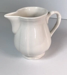 Villeroy & Boch 4" Manior White Coffee Creamer Pitcher Porcelain - Picture 1 of 7