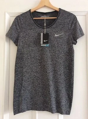 Camisa de malha Nike feminina golfe média Swoosh cinza urze. 725661-010 - Imagem 1 de 4