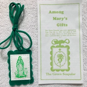 green scapular with string - Picture 1 of 1