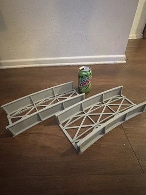 O Scale Girder Bridge 26.5 Inches On The Outside 27.5 Radius - Image 1 of 4