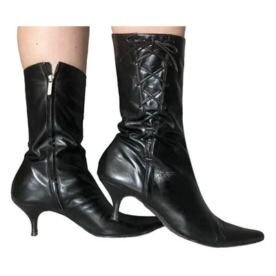 Botas femininas Banana Republic 6.5 preto pontiagudo gatinho couro curto espartilho Itália - Imagem 1 de 4