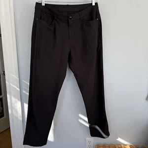 Pantalón LULULEMON $128 ABC Classic-Fit 5 Bolsillos Talla 33 X 29 Negro Warpstreme - Imagen 1 de 6