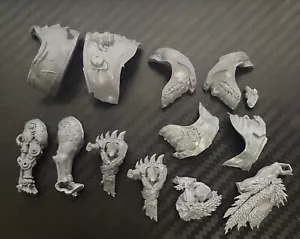 Warhammer 40k assorted ork squig beast bits + beast boss torso bits, unused. - Foto 1 di 1