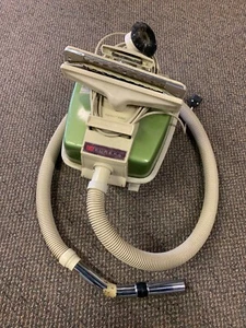 Vintage Eureka canister model 667 Vacuum Cleaner - Picture 1 of 14