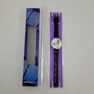 Часы ограниченного выпуска Mickey Mouse «Through the Years» от DISNEY - Изображение 1 из 4