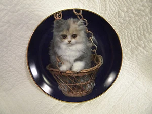 "Purr -Swayed" Armstrong's Art on Porcelain plate 1984, Excellent Condition - Picture 1 of 2