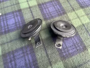 Mercedes-Benz W126 C126 Horn Set - Picture 1 of 5