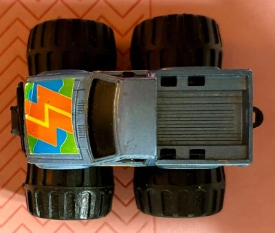 NUEVO RAY TOYS Chevy Monster Camión de Fricción (Azul) Foto 1 de 4