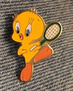 Pin Broche Tweety Bird~Tenis~Looney Tunes~Warner Bros. Inc.~ Antiguo Años 80 De Colección - Imagen 1 de 3