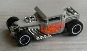 Hot Wheels Bone Shaker lichtgrau Flammen Flames Multipack Exclusive HW Hot Rod - Imagen 1 de 4