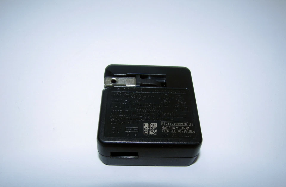 Cargador Adaptador de Corriente de CA Original Sony AC-UB10D 5V para CyberShot Handycam Foto 1 de 1