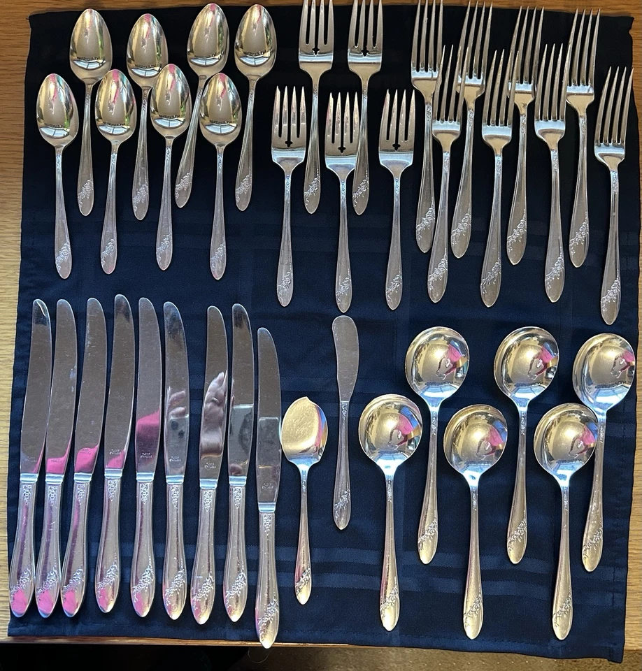 Винтажная посуда из 38 предметов Tudor Plate Queen Bess Oneida Community - Изображение 1 из 1