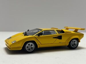Welly 1:24 Lamborghini Countach LP 5000 S Diecast Yellow