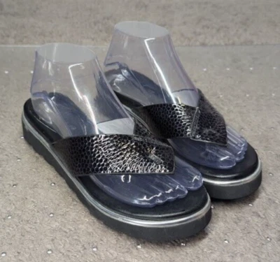 Sandália feminina Donald Pliner Liv2 preta flip flop tamanho 7,5M - Imagem 1 de 4