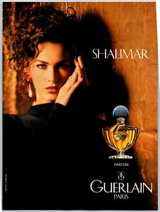Publicité imprimée publicité Shalimar Guerlain Paris parfum publicité sexy années 1990