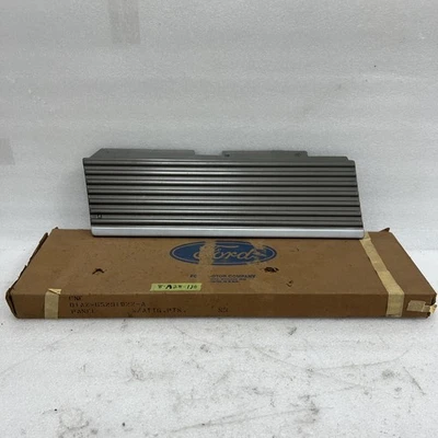 Ford LTD 1971-72 NOS moldura de lavabo D1AZ-65291B22-A Foto 1 de 4
